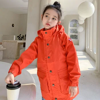 Весенние куртки для девочек 2023 года, пальто для девочек средней длины, детская ветровка, одежда для девочек начальной школы, детское пальто, одежда